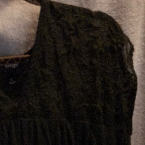 Top - Picture 2 of 2